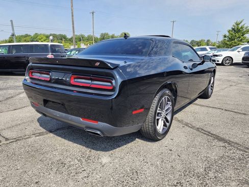 Used 2018 Dodge Challenger GT AWD/4WD image 5