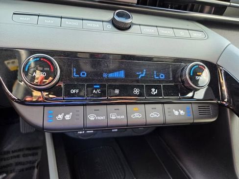 Used 2025 Hyundai Elantra Limited w/ Cargo Package FWD image 26