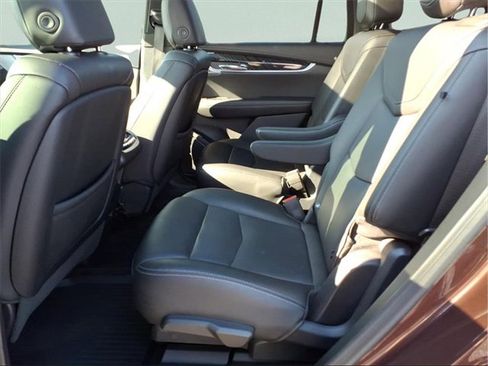 Used 2022 Cadillac XT6 Premium Luxury w/ Technology Package image 23