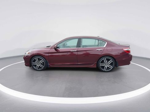Used 2017 Honda Accord Touring image 5