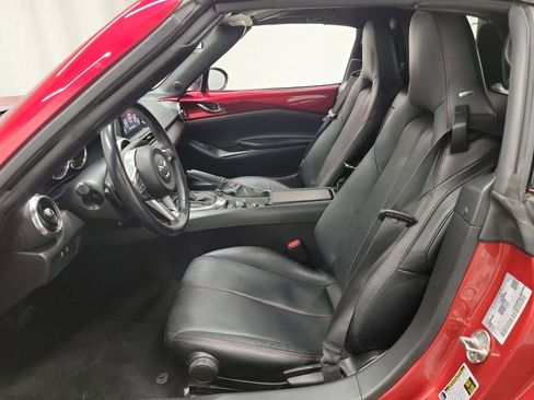 Used 2019 MAZDA MX-5 Miata RF Grand Touring image 12