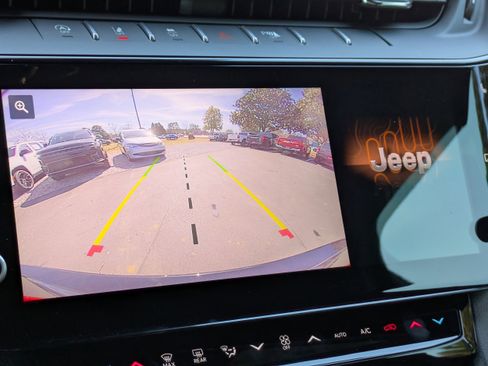 New 2026 Jeep Grand Cherokee Altitude AWD/4WD image 23