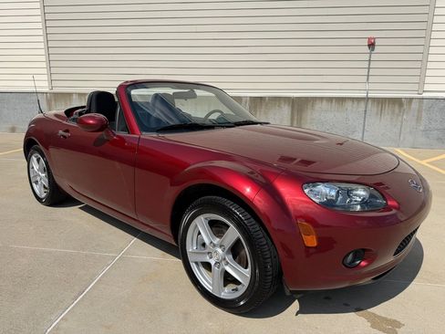 Used 2007 MAZDA MX-5 Miata Sport RWD image 1