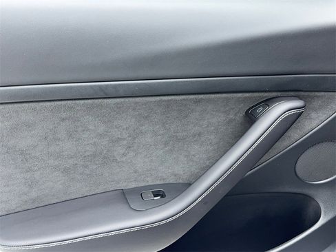 Used 2023 Tesla Model 3 Standard Range image 47