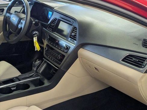 Used 2017 Hyundai Sonata SE w/ Cargo Package image 23