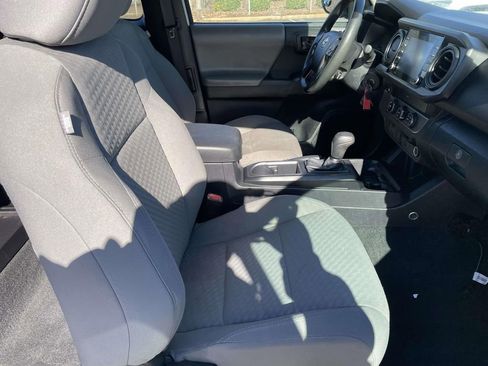Used 2022 Toyota Tacoma SR image 45
