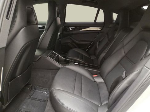 Used 2020 Porsche Panamera 4 image 20