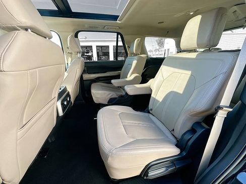 Used 2024 Ford Expedition Limited image 29