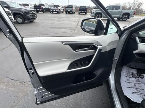 Used 2019 Toyota RAV4 XLE Premium w/ Cold Weather Package image 17