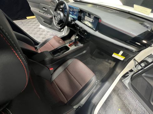New 2026 Nissan Kicks SR FWD image 21