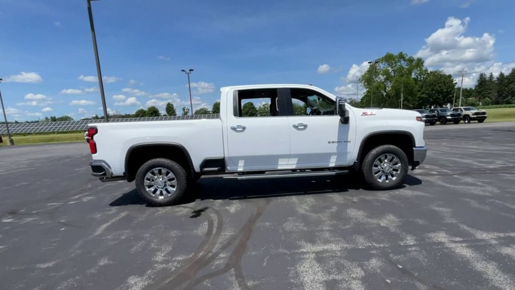 Used 2024 Chevrolet Silverado 2500 LTZ w/ LTZ Plus Package AWD/4WD image 9