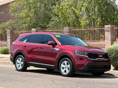 Used 2023 Kia Sorento LX FWD image 8