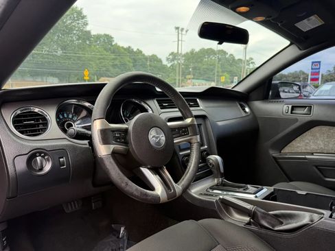 Used 2014 Ford Mustang Coupe RWD image 17