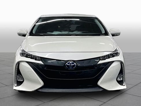Used 2018 Toyota Prius Prime Advanced FWD image 3