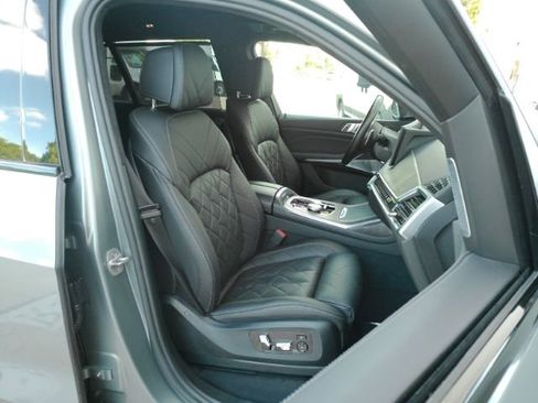 Used 2023 BMW X7 xDrive40i w/ M Sport Package AWD/4WD image 28