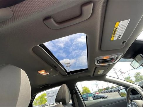 New 2025 Hyundai Elantra SEL image 30