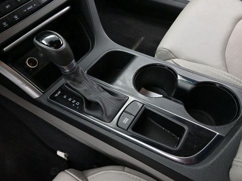 Used 2016 Hyundai Sonata Sport w/ Option Group 02 FWD image 24