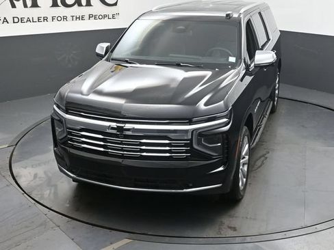 New 2026 Chevrolet Suburban Premier w/ Sun And Tow Package AWD/4WD image 25