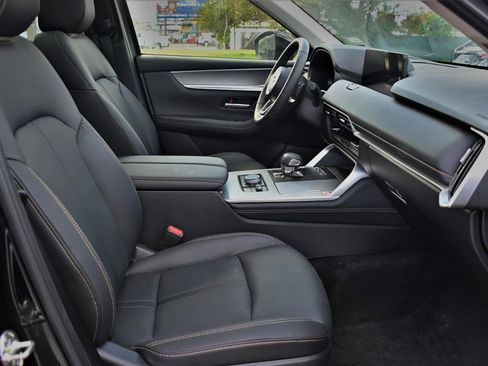 Used 2026 MAZDA CX-90 3.3 Turbo w/ Premium Sport Pkg image 16