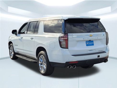 Used 2023 Chevrolet Suburban Premier image 4
