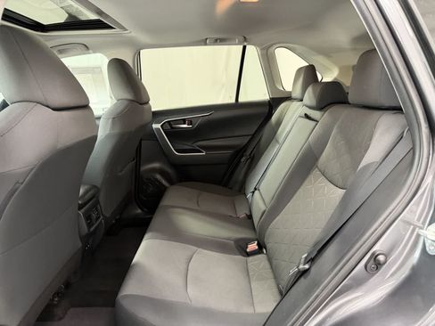 Used 2019 Toyota RAV4 XLE w/ Convenience Package FWD image 11
