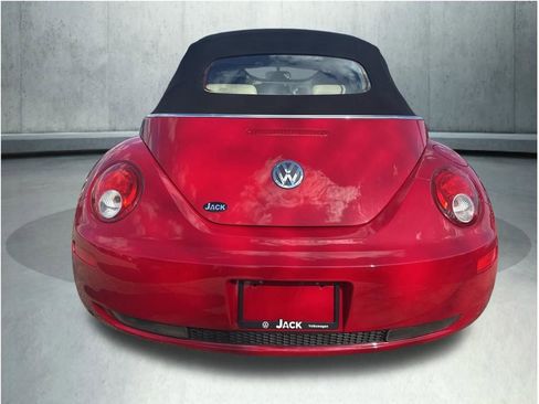 Used 2007 Volkswagen Beetle Convertible w/ Package 1 FWD image 37