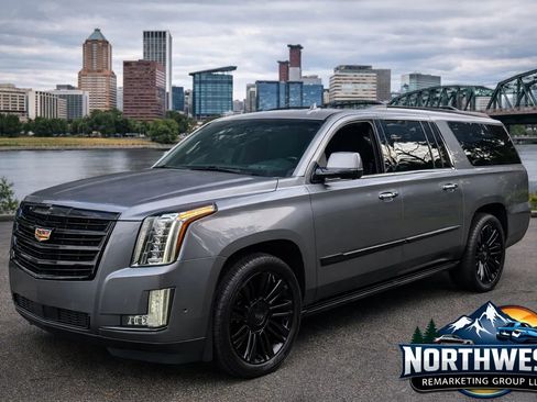 Used 2018 Cadillac Escalade ESV Platinum image 2