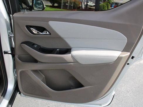 Used 2021 Chevrolet Traverse LT AWD/4WD image 36