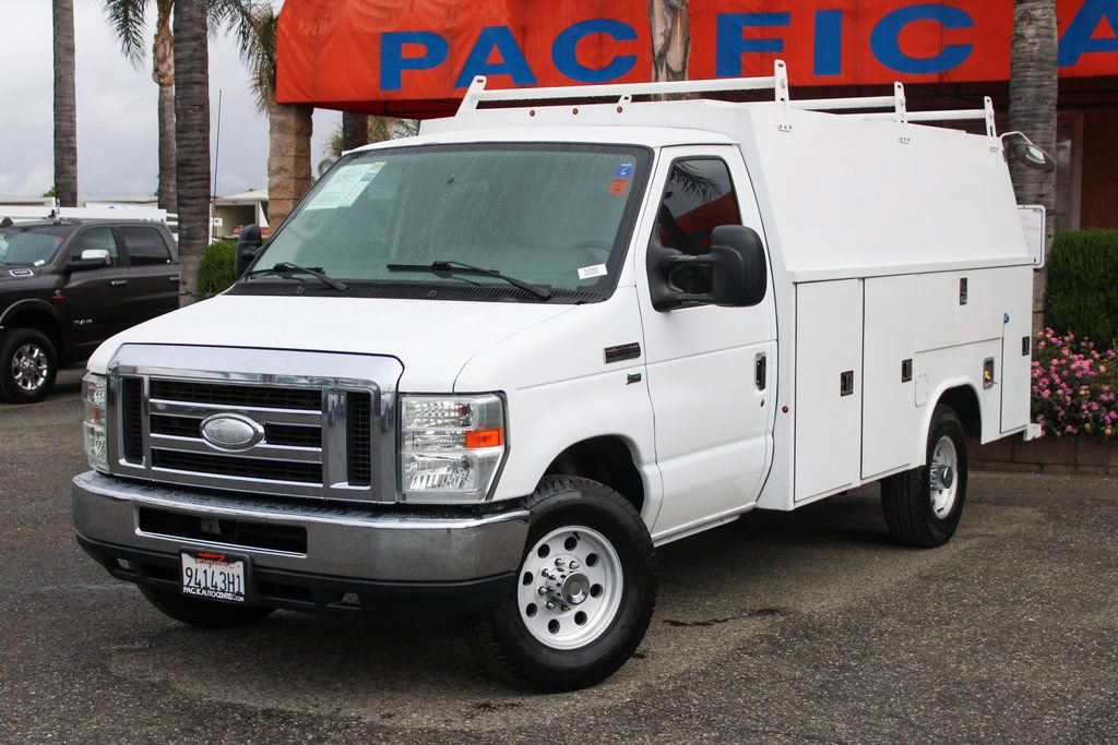 Used 2014 Ford E-350 and Econoline 350 Super Duty w/ Power Windows & Locks Group RWD image 4