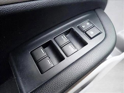 Used 2022 Honda Pilot Touring image 17