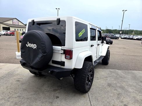 Used 2016 Jeep Wrangler Unlimited Sahara w/ Connectivity Group image 5