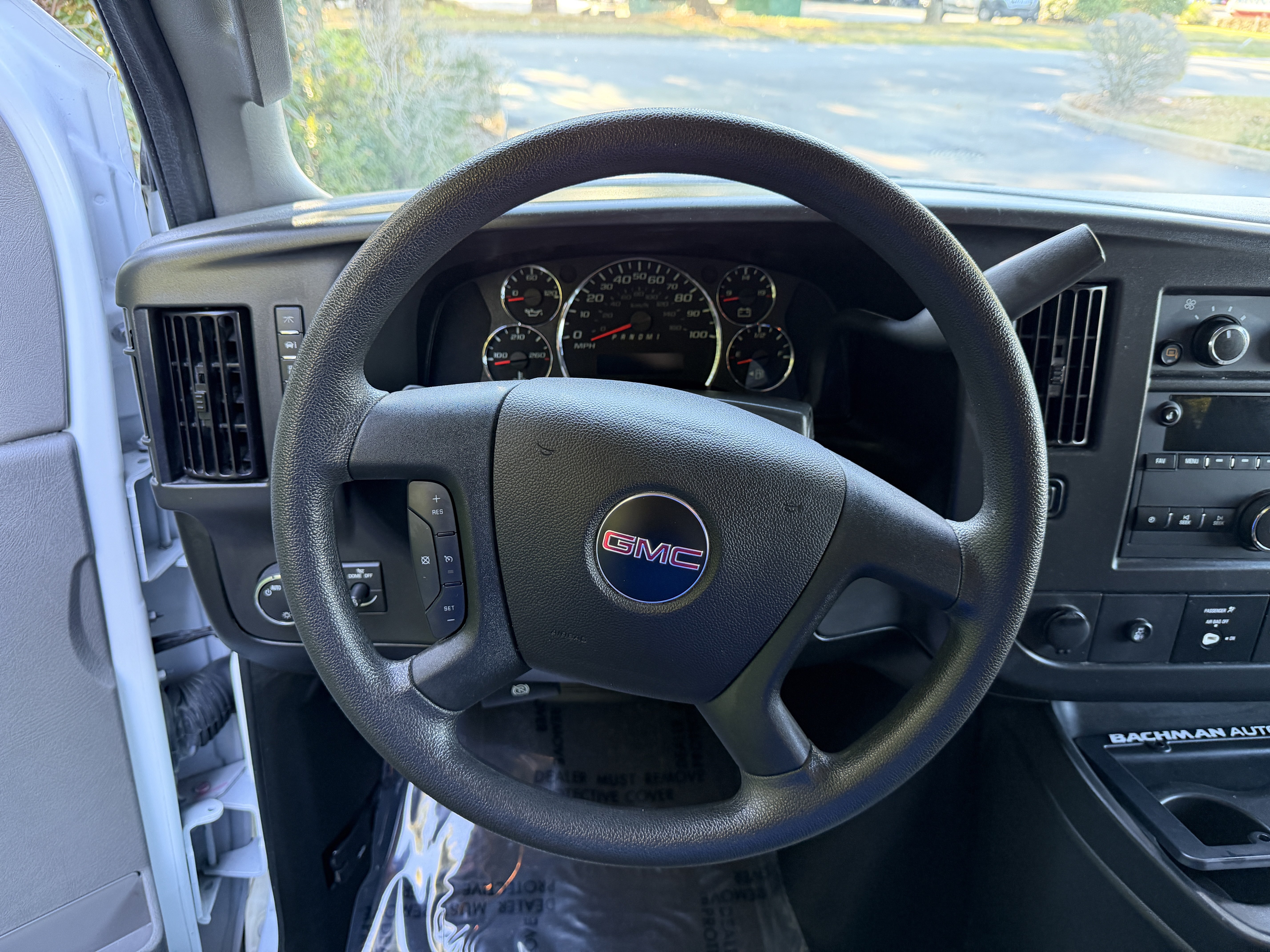 Used 2025 GMC Savana 3500 LT w/ LT Preferred Equipment Group RWD image 14