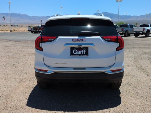 Used 2021 GMC Terrain SLT w/ LPO, Cargo Package FWD image 4