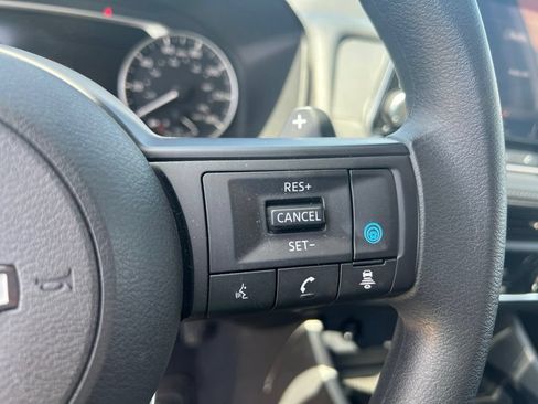 Used 2024 Nissan Rogue SV FWD image 33