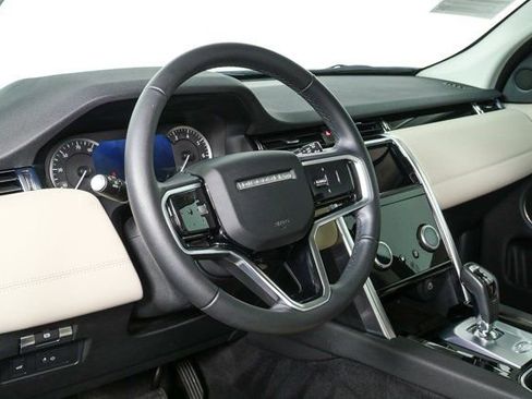 Used 2023 Land Rover Discovery Sport SE image 4