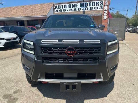 Used 2026 Nissan Frontier PRO-4X AWD/4WD image 2