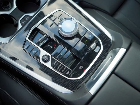 New 2026 BMW X7 xDrive40i w/ Executive Package image 17