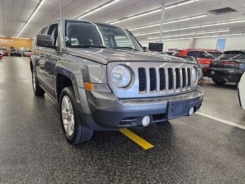 Used 2012 Jeep Patriot Latitude image 4