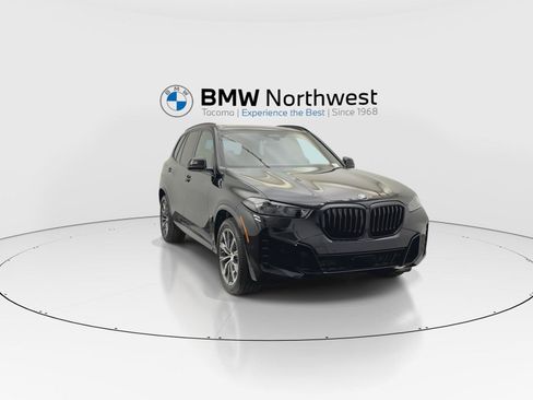 New 2026 BMW X5 xDrive40i w/ M Sport Package AWD/4WD image 7