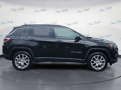 Used 2022 Jeep Compass Latitude AWD/4WD image 6