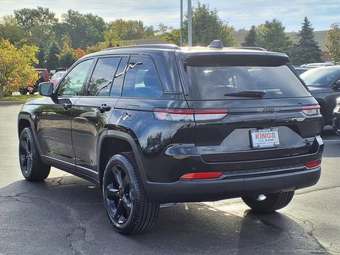 New 2025 Jeep Grand Cherokee Limited w/ Black Appearance Package AWD/4WD image 4