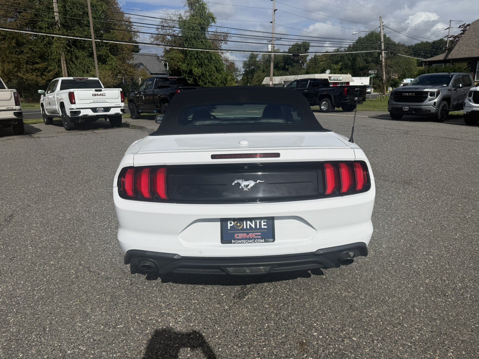 Used 2022 Ford Mustang Premium RWD image 4