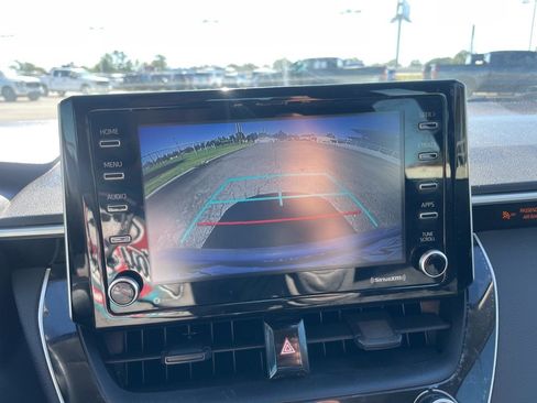 Used 2021 Toyota Corolla LE image 19