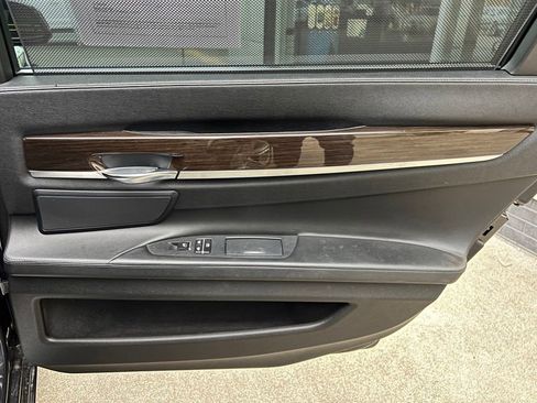 Used 2012 BMW 750Li image 24