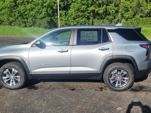New 2026 Chevrolet Equinox LT w/ Convenience Package II FWD image 7