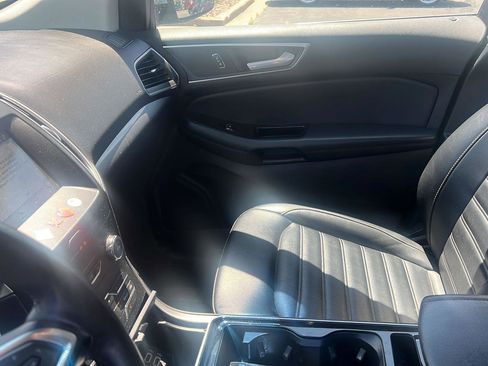 Used 2019 Ford Edge SEL w/ Equipment Group 201A AWD/4WD image 18