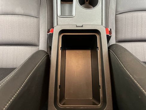 Used 2025 Nissan Altima 2.5 SV FWD image 40