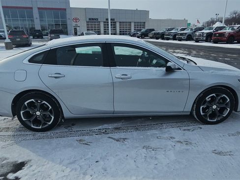 Used 2022 Chevrolet Malibu LT image 2