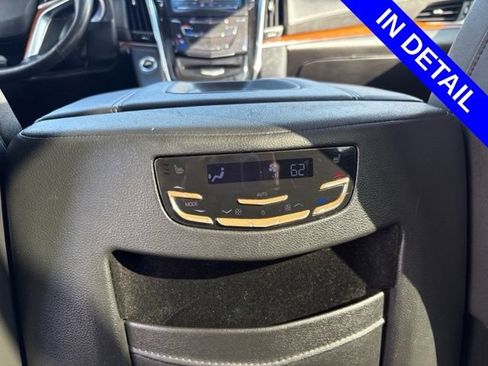 Used 2017 Cadillac Escalade ESV Luxury RWD image 36