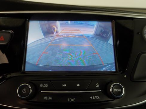 Used 2017 Buick Envision Essence image 28